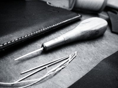 couture sellier haut de gamme artisan d'art outils cuir béarn pau